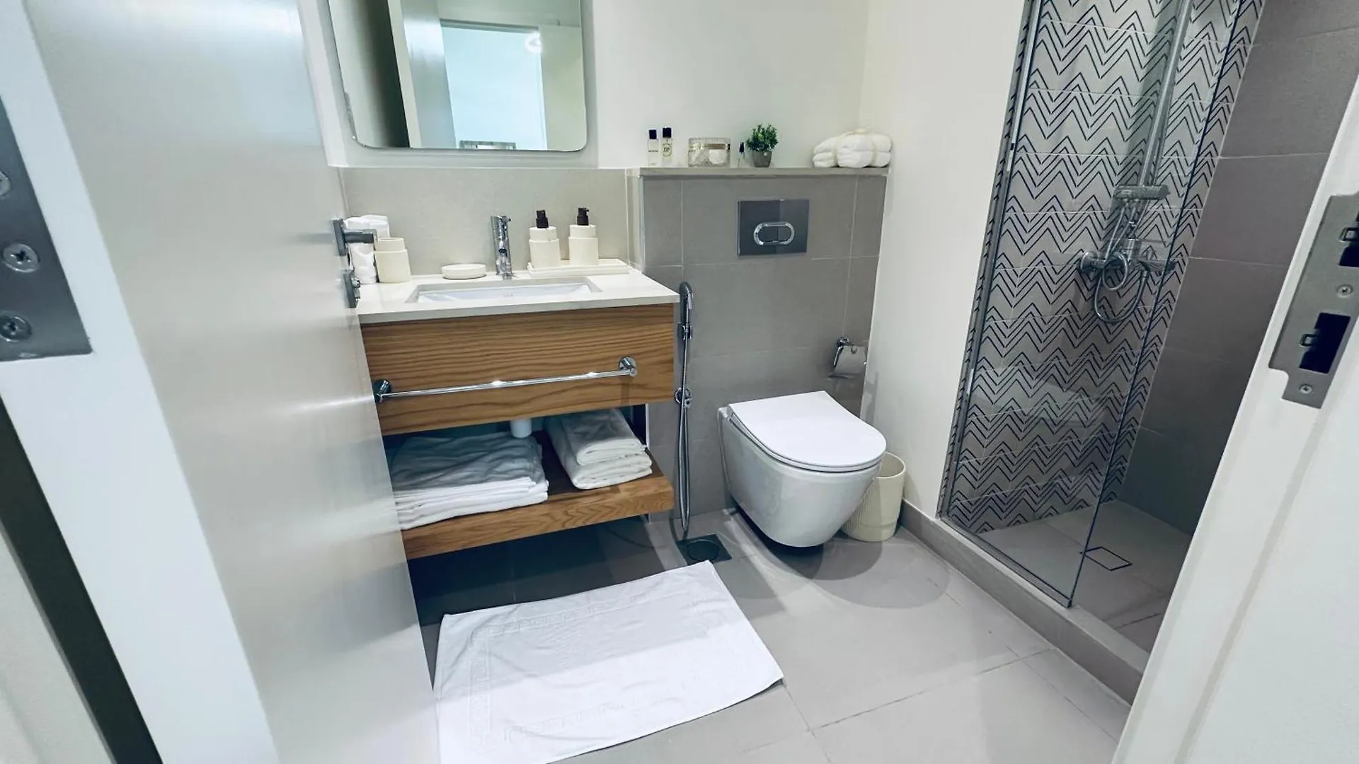 One Bedroom Apartment Brand New Dubai Hills Ultra Luxury Furniture 0*,